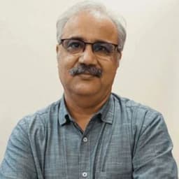 Dr. Dheeraj Kapoor